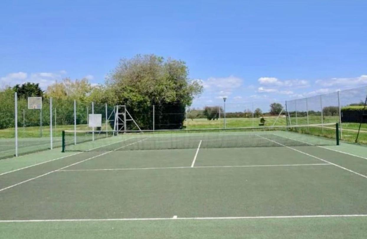 50 Toledo, Selsey Country Club Villa Exterior photo